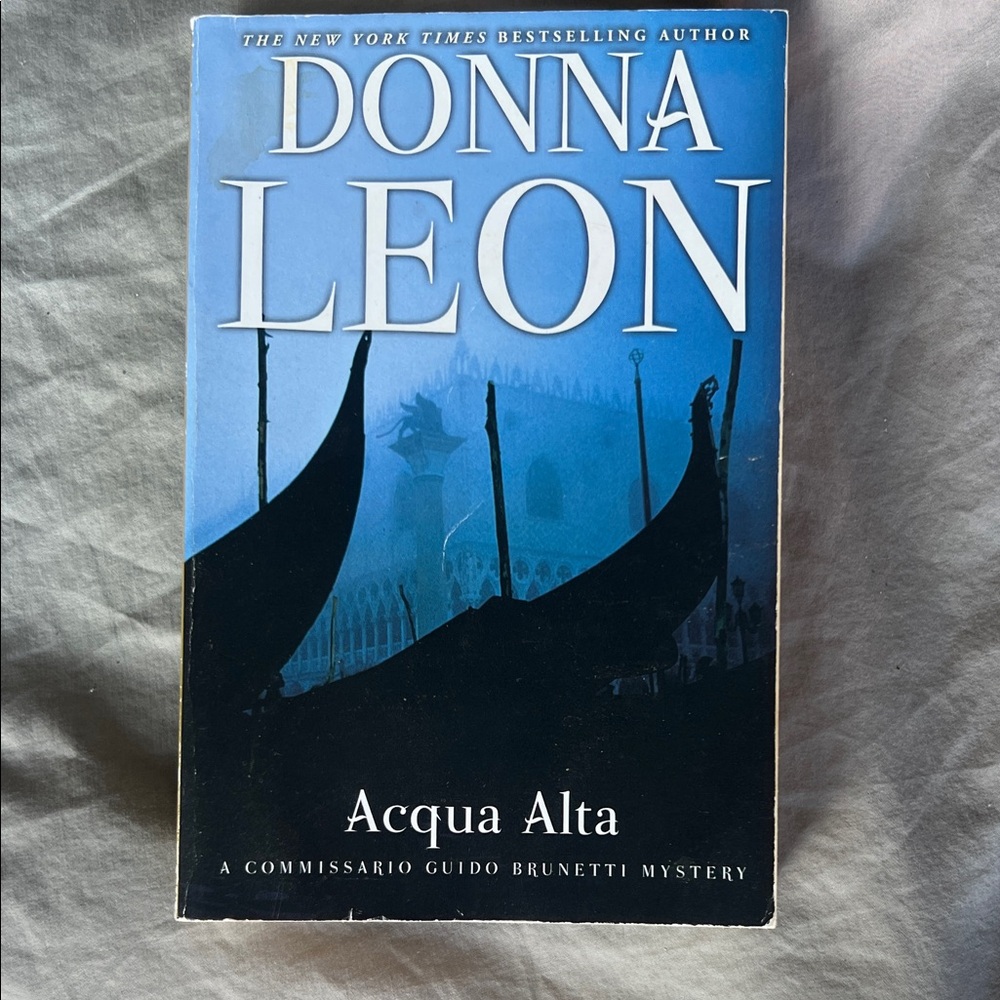 Donna Leon 'Acqua Alta' Book